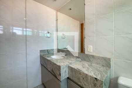 Banheiro da Suíte de apartamento à venda com 4 quartos, 259m² em Silveira, Belo Horizonte
