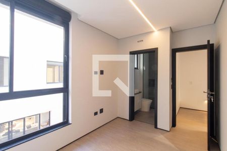 Quarto 1 Suite 1 de casa de condomínio para alugar com 3 quartos, 180m² em Santa Cândida, Curitiba