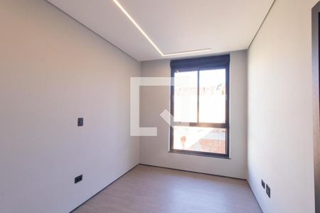 Quarto 2 Suite 2 de casa de condomínio para alugar com 3 quartos, 180m² em Santa Cândida, Curitiba