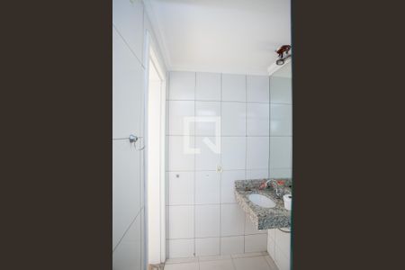 Banheiro da Suíte de apartamento para alugar com 3 quartos, 58m² em Kennedy, Contagem