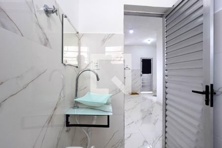 Banheiro de kitnet/studio para alugar com 1 quarto, 25m² em Liberdade, São Paulo