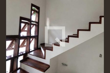 Sala de casa de condomínio para alugar com 2 quartos, 800m² em Chácaras Alpina, Valinhos