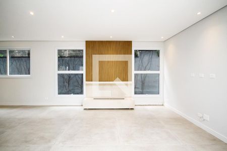 Sala de Lareira de casa de condomínio para alugar com 4 quartos, 400m² em Rio Cotia, Cotia