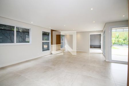 Sala  de casa de condomínio para alugar com 4 quartos, 400m² em Rio Cotia, Cotia