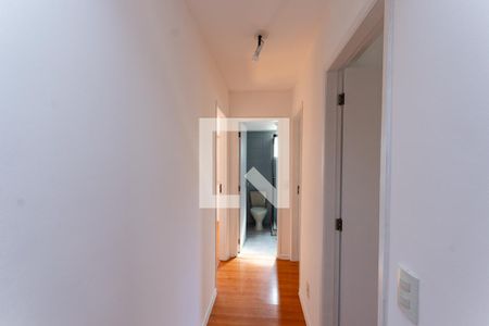 Corredor de apartamento para alugar com 3 quartos, 105m² em Alto de Pinheiros, São Paulo