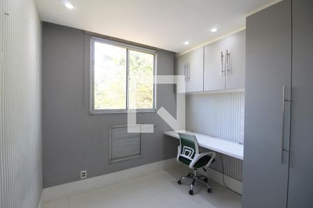 Quarto 1 de apartamento para alugar com 2 quartos, 52m² em Taquara, Rio de Janeiro