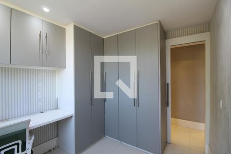 Quarto 1 de apartamento para alugar com 2 quartos, 52m² em Taquara, Rio de Janeiro
