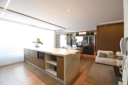 Sala e Cozinha de apartamento à venda com 2 quartos, 137m² em Centro, Curitiba