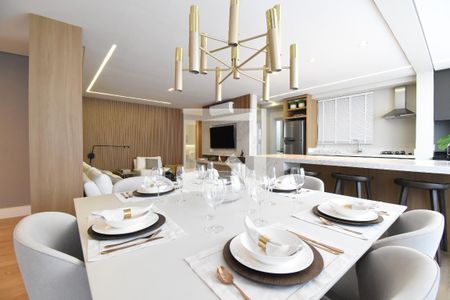 Sala e Cozinha de apartamento à venda com 2 quartos, 137m² em Centro, Curitiba