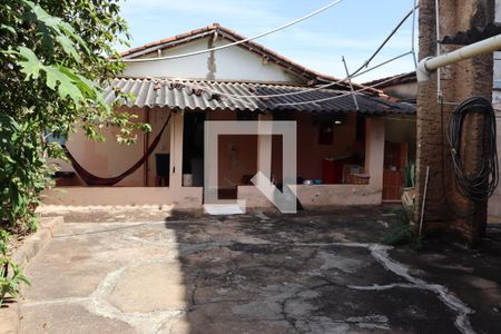 Quintal de casa à venda com 3 quartos, 481m² em Jardim América, Goiânia