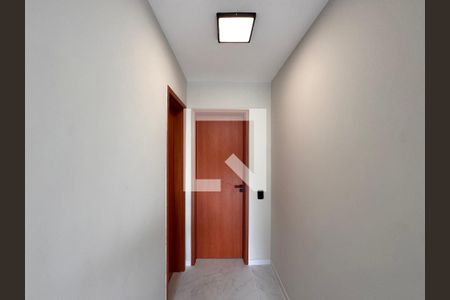 Corredor de casa de condomínio para alugar com 3 quartos, 145m² em Vargem Pequena, Rio de Janeiro