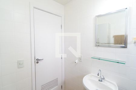 Banheiro de apartamento para alugar com 1 quarto, 52m² em Vila Guarani, São Paulo
