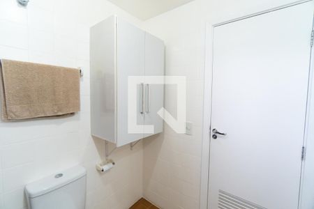 Banheiro de apartamento para alugar com 1 quarto, 52m² em Vila Guarani, São Paulo