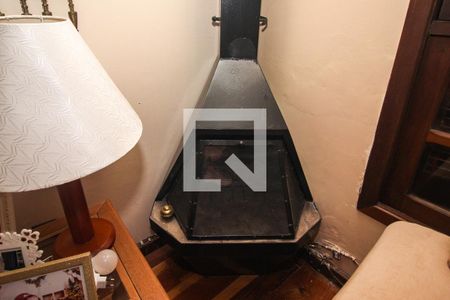 Detalhe da Sala - Lareira de casa de condomínio à venda com 4 quartos, 122m² em Santo Antônio, Porto Alegre