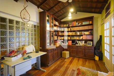 Biblioteca  de casa à venda com 3 quartos, 400m² em Teresópolis, Porto Alegre