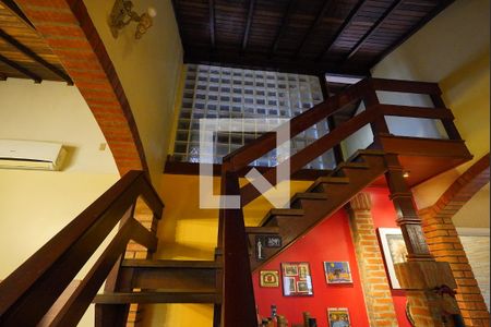 Escada para biblioteca  de casa à venda com 3 quartos, 400m² em Teresópolis, Porto Alegre