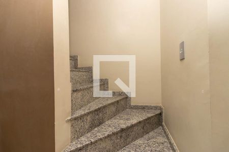 Escada de casa de condomínio à venda com 2 quartos, 153m² em Vila Maria Alta, São Paulo