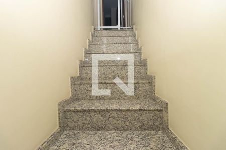 Escada de casa de condomínio à venda com 2 quartos, 153m² em Vila Maria Alta, São Paulo
