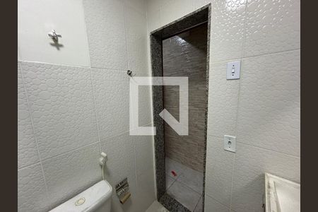 Banheiro de kitnet/studio para alugar com 1 quarto, 28m² em Cascadura, Rio de Janeiro