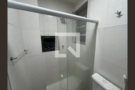 Banheiro de kitnet/studio para alugar com 1 quarto, 28m² em Cascadura, Rio de Janeiro
