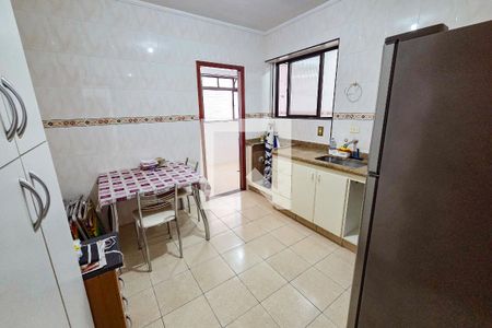 Cozinha de apartamento para alugar com 2 quartos, 112m² em Vila Caiçara, Praia Grande