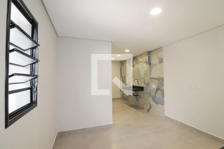 Sala/Cozinha e Área de Serviço de apartamento para alugar com 1 quarto, 40m² em Santana, São Paulo
