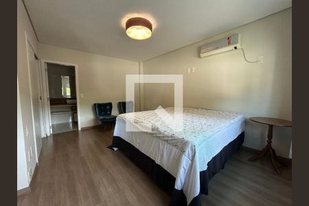 Suíte 1 de casa para alugar com 3 quartos, 500m² em Córrego Grande, Florianópolis