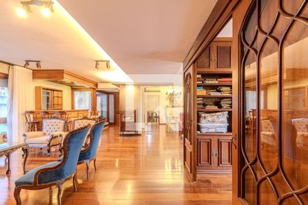 Sala de apartamento para alugar com 3 quartos, 240m² em Floresta, Porto Alegre