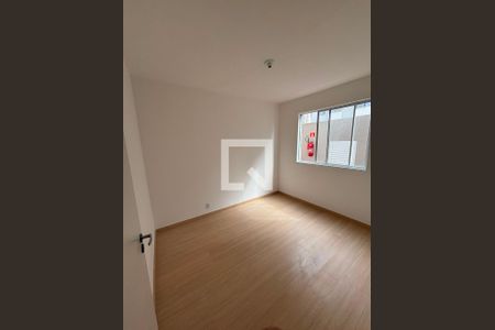 Quarto de apartamento para alugar com 2 quartos, 47m² em Jardim Sao Luiz, Embu das Artes