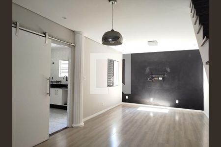 Casa 1: Sala de casa para alugar com 4 quartos, 200m² em Vila Carrão, São Paulo