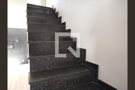 Casa 1: Sala de casa para alugar com 4 quartos, 200m² em Vila Carrão, São Paulo