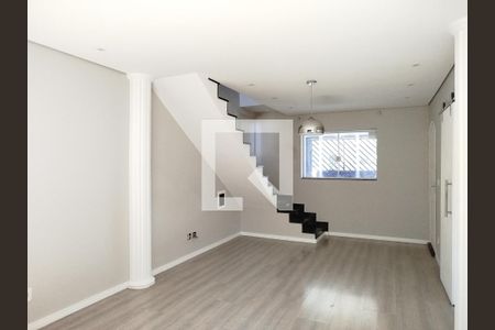 Casa 1: Sala de casa para alugar com 4 quartos, 200m² em Vila Carrão, São Paulo