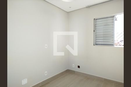 Casa 1: Quarto de casa para alugar com 4 quartos, 200m² em Vila Carrão, São Paulo