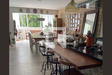 Casa à venda com 3 quartos, 247m² em Morada das Nuvens, Barueri