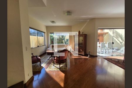 Casa à venda com 4 quartos, 243m² em Morumbi, São Paulo