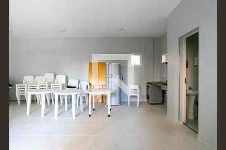 Apartamento à venda com 2 quartos, 51m² em Parque Maria Domitila, São Paulo