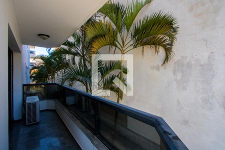 Varanda da sala de apartamento à venda com 3 quartos, 150m² em Vila Bastos, Santo André