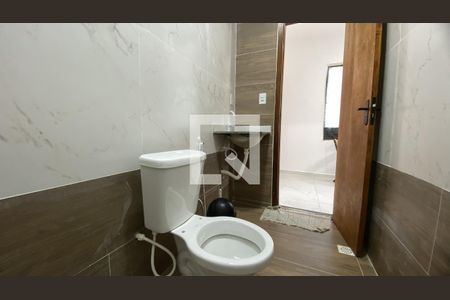 Banheiro de apartamento para alugar com 1 quarto, 40m² em Jardim Esperança, Cabo Frio