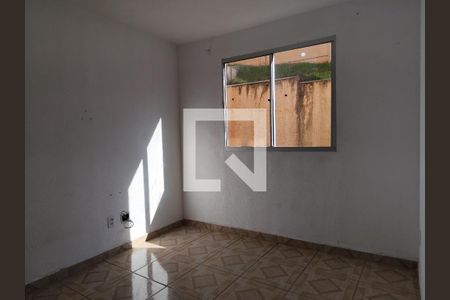Sala de apartamento para alugar com 2 quartos, 42m² em Jardim Dom José, Embu das Artes