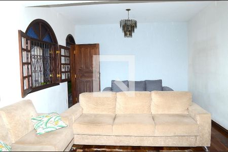 Casa à venda com 3 quartos, 413m² em Eymard, Belo Horizonte