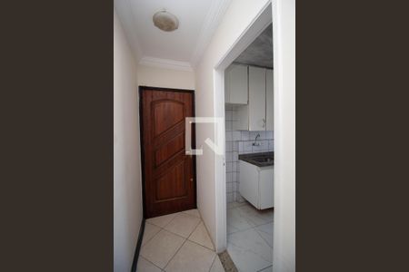 Corredor de apartamento à venda com 2 quartos, 41m² em Vila Palmeiras, São Paulo
