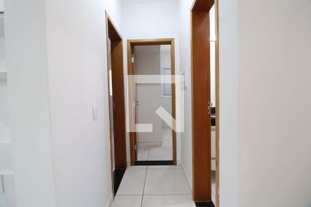 Corredor de apartamento para alugar com 2 quartos, 55m² em Jaraguá, Uberlândia