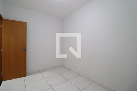 Quarto 1 de apartamento para alugar com 2 quartos, 55m² em Jaraguá, Uberlândia