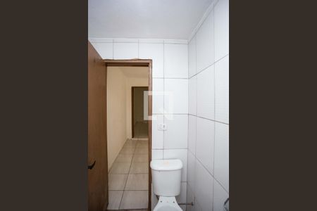 Banheiro de casa para alugar com 1 quarto, 30m² em Serraria, Diadema