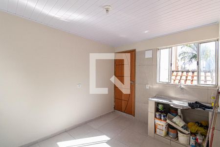 Cozinha  de casa para alugar com 1 quarto, 30m² em Vila Nhocuné, São Paulo