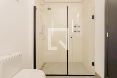 Banheiro de kitnet/studio para alugar com 1 quarto, 51m² em Pinheiros, São Paulo