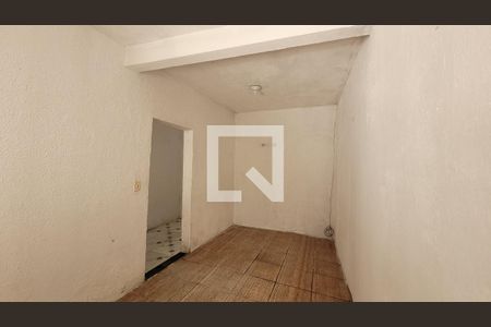Quarto de casa para alugar com 1 quarto, 30m² em Chácara Holiday, Itaquaquecetuba