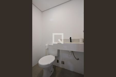 Lavabo de apartamento para alugar com 1 quarto, 52m² em Jardim Maria Duarte, São Paulo