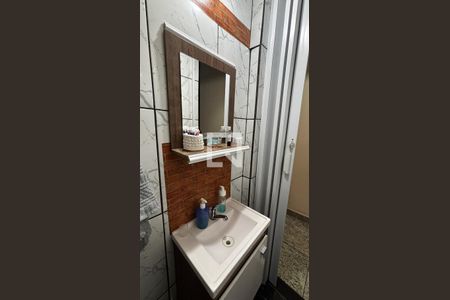 Lavabo de casa para alugar com 2 quartos, 80m² em Jardim do Mirante, Santo André