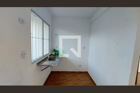 Cozinha de casa de condomínio para alugar com 2 quartos, 57m² em Campo Alegre, Nova Iguaçu